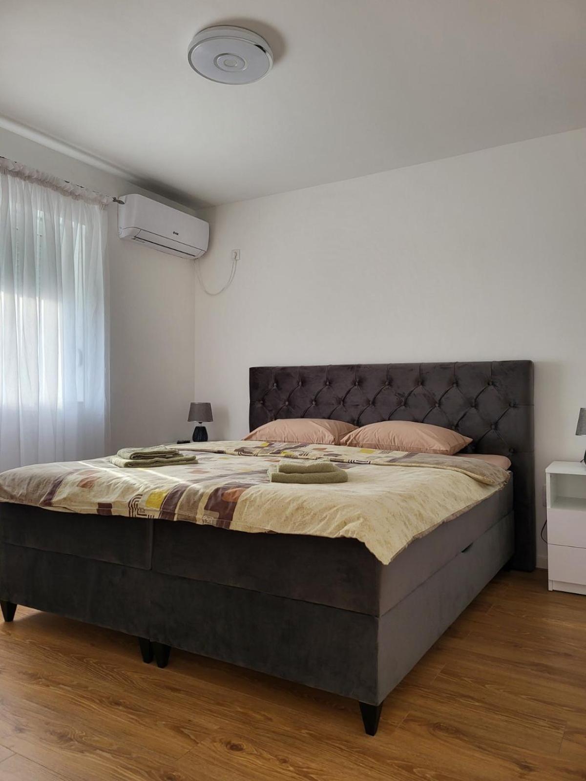 Appartement Sleep & Go à Surčin Extérieur photo