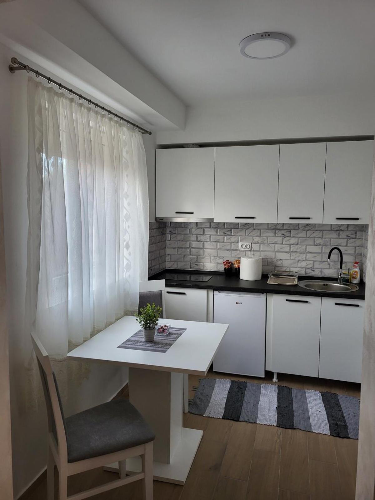 Appartement Sleep & Go à Surčin Extérieur photo